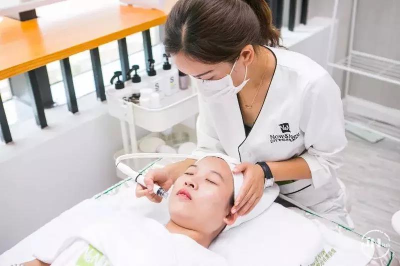 開(kāi)智能光電美膚館的技巧是什么？