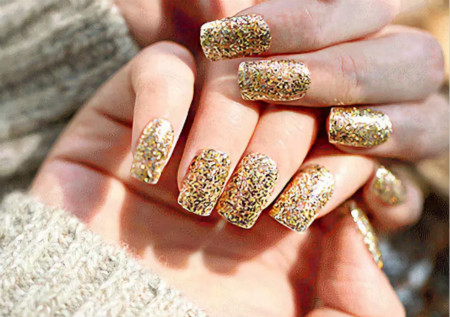 奔赴跨年趴，你需要TOK美甲來撐場面 