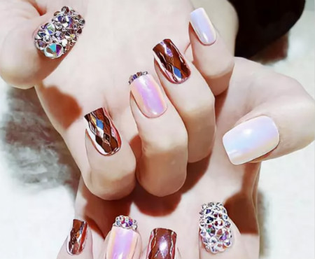 奔赴跨年趴，你需要TOK美甲來撐場面 