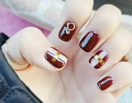 奔赴跨年趴，你需要TOK美甲來撐場面 