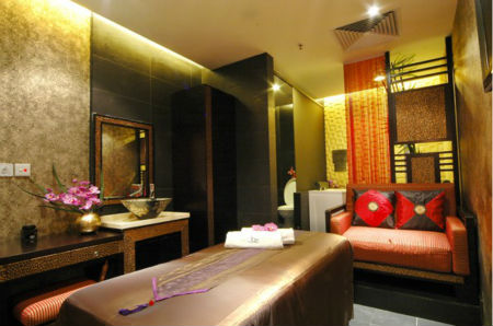 小型美容院加盟店管理不善的原因是什么？