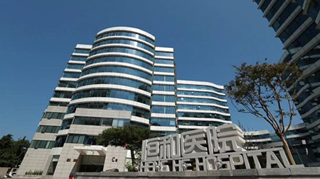 她只是做了個(gè)黃金V雕，3年后結(jié)果震驚了所有人！