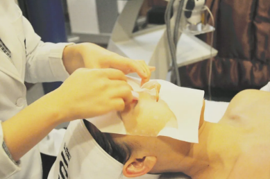 美容師業(yè)績(jī)?yōu)槭裁床睿績(jī)?yōu)秀的美容師什么樣？