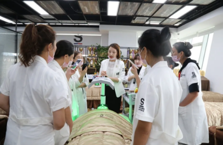 專門針對美容院療程卡顧客怎么做？