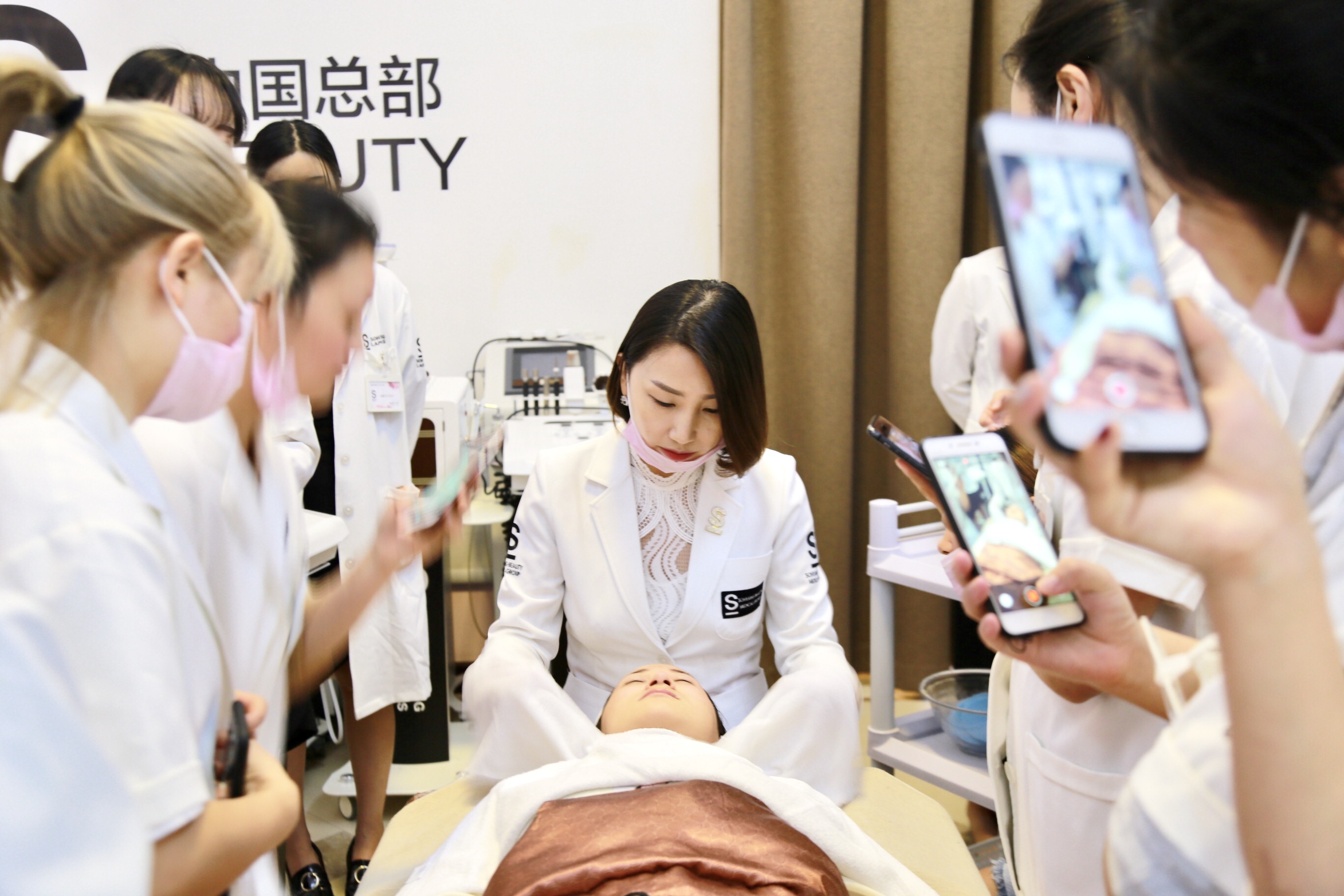 穿越重重迷霧，挺住就意味著一切！美業(yè)如何破局自救？