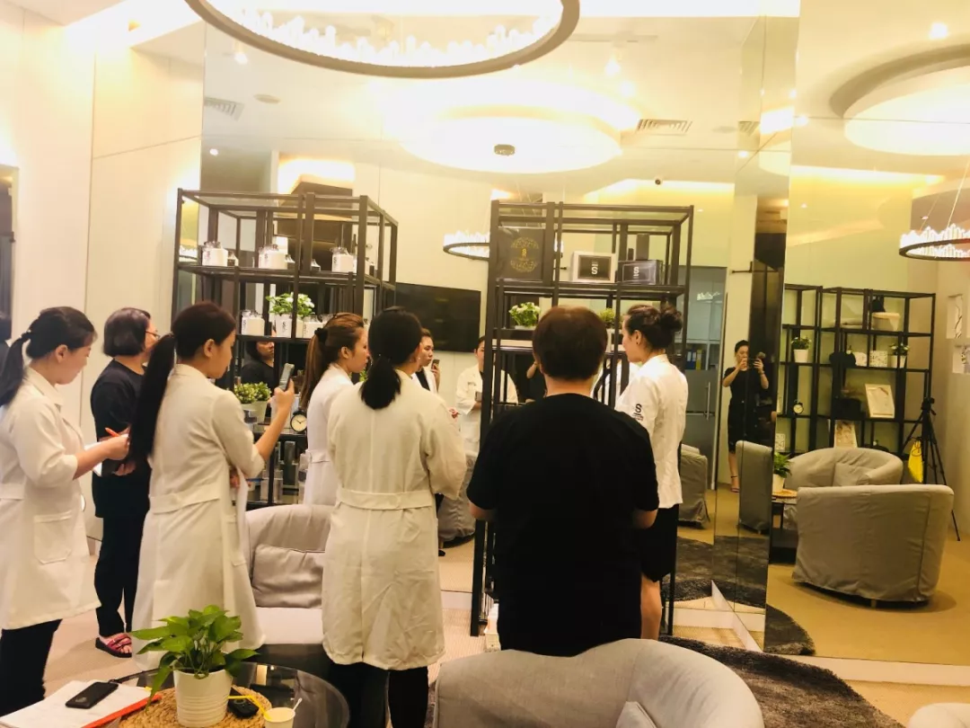 皮膚管理新店開(kāi)業(yè)這樣做，引爆流量一炮而紅！