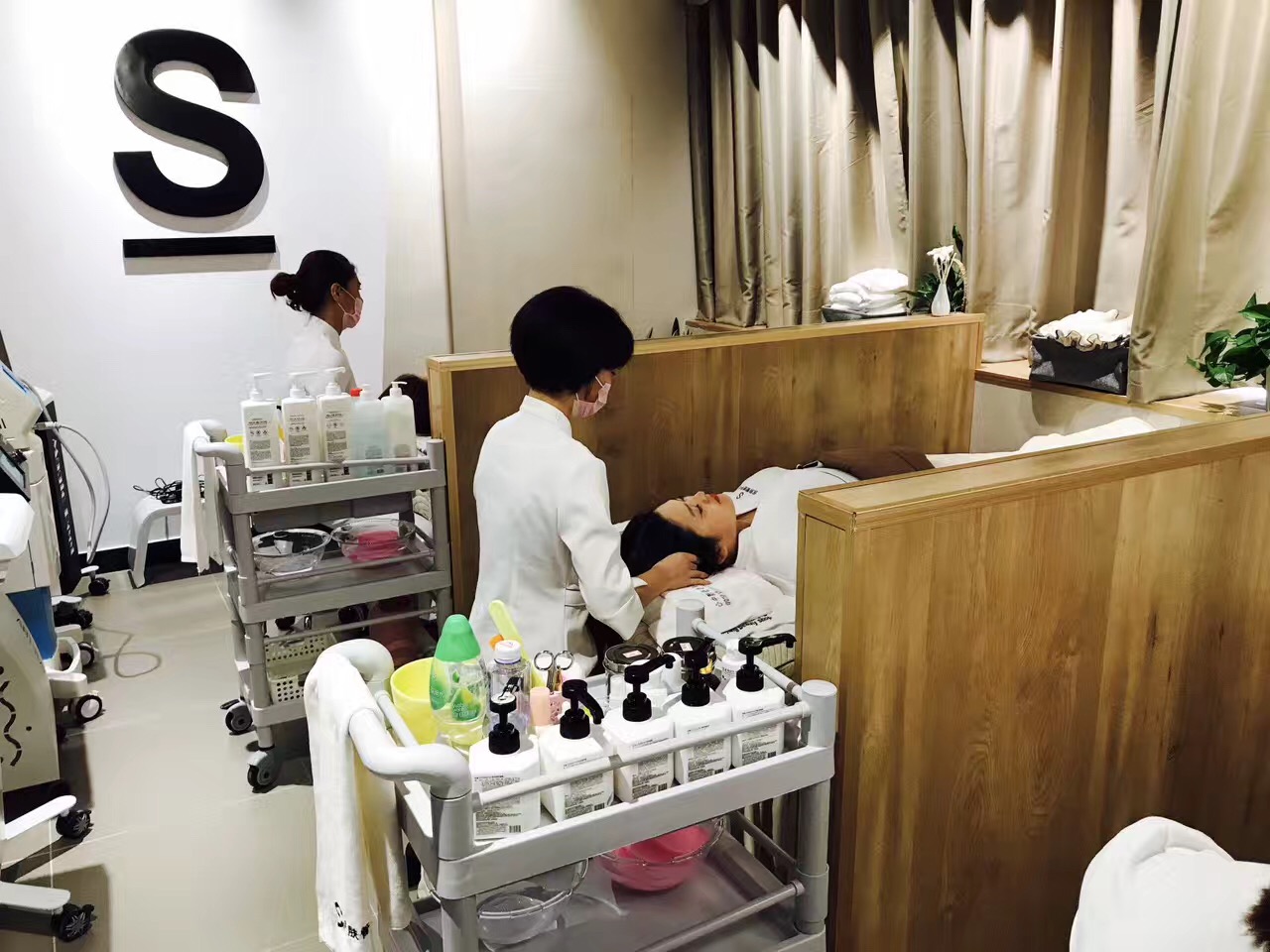 皮膚管理爆火的底盤，缺一不可