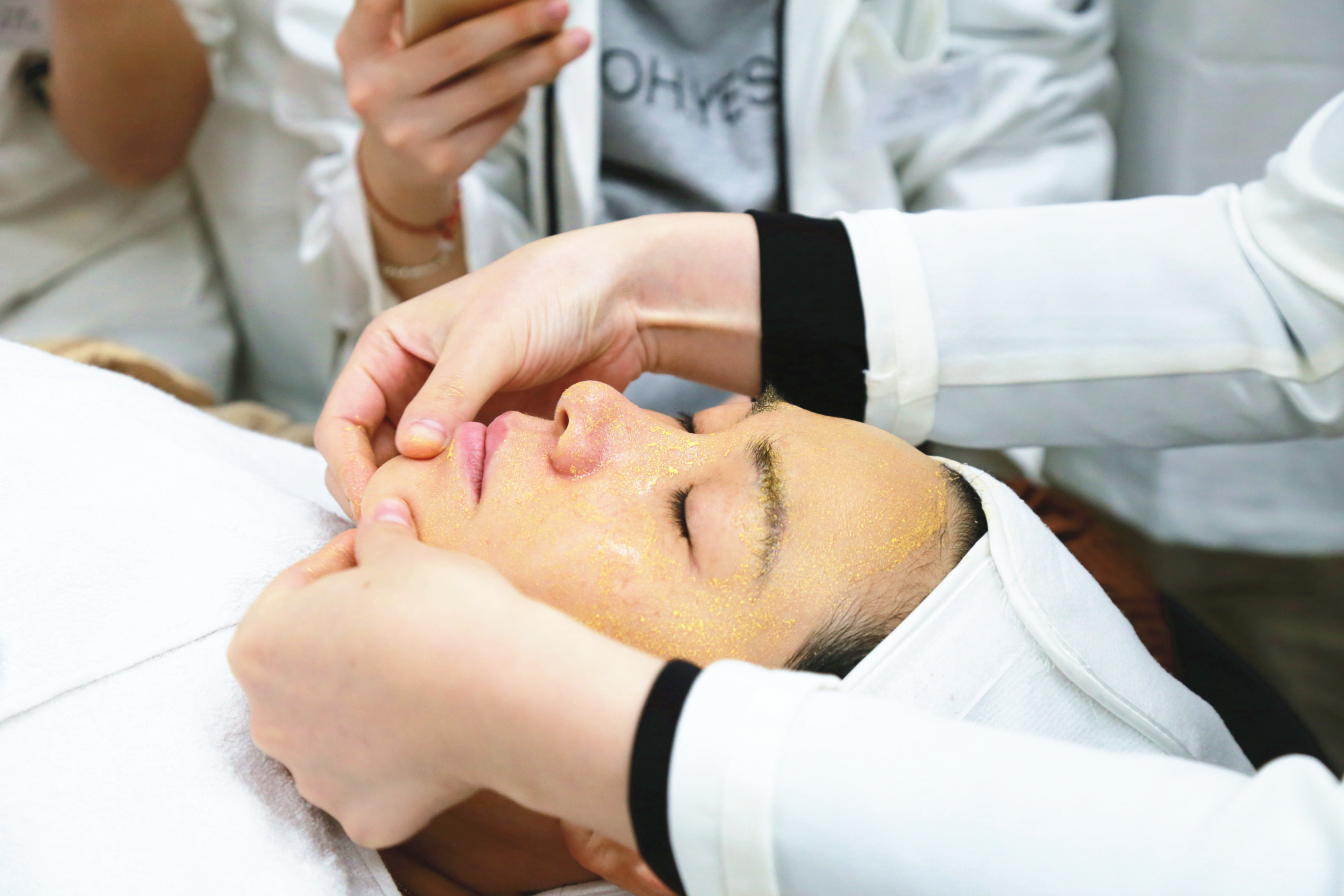 搶占先機！提前布局2024美業(yè)，一定要懂“她”經(jīng)濟！